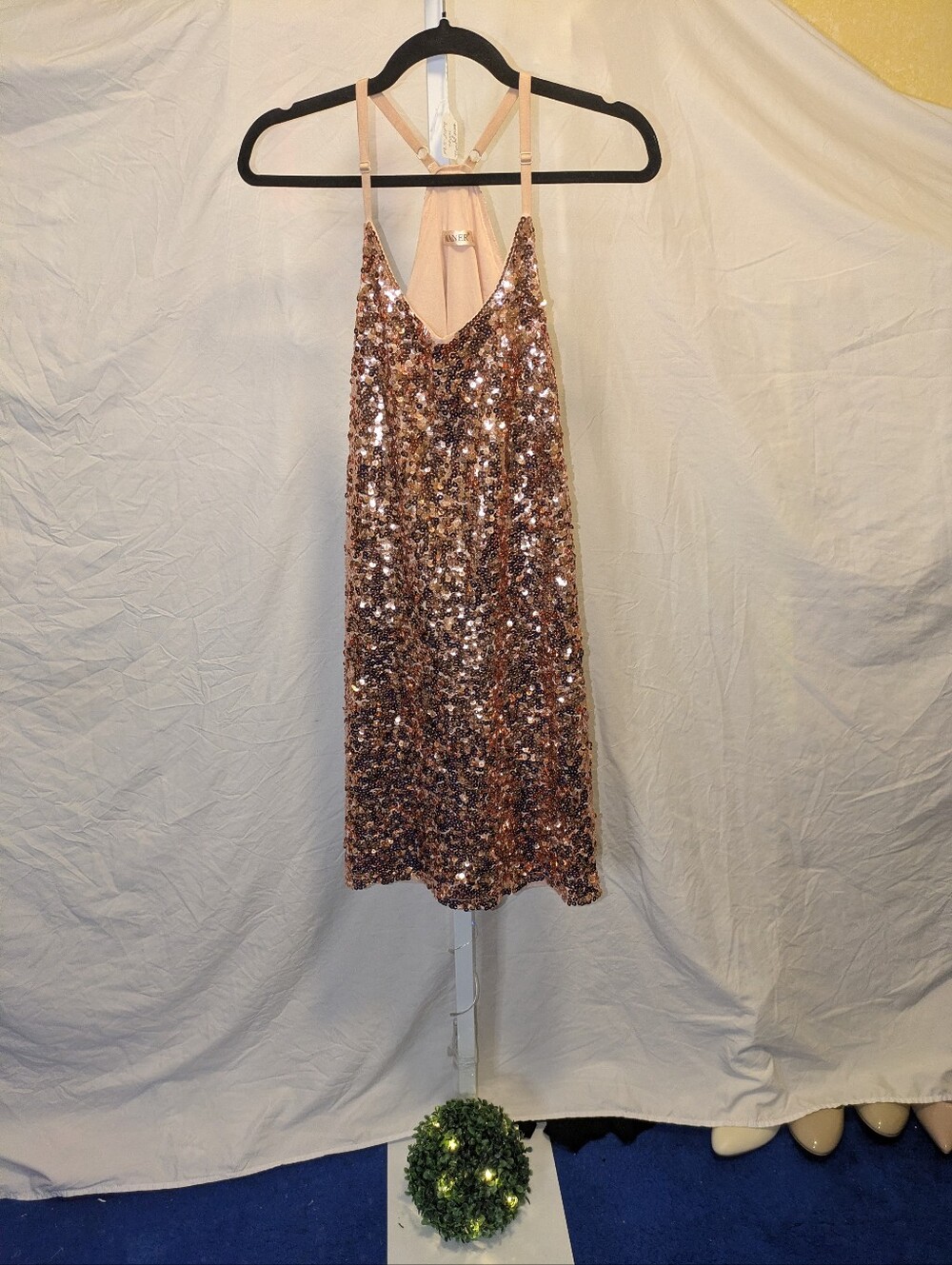 Title:MANER Rose Gold Sequin Mini Dress V-Neck Adjustable Straps Size L